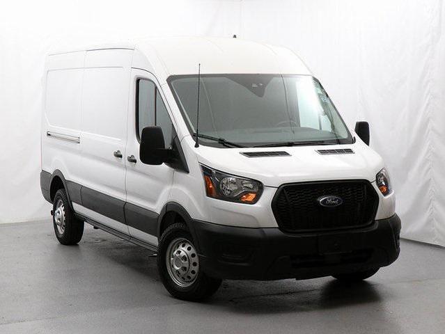 Photo of 2022 Oxford White Ford Transit-250