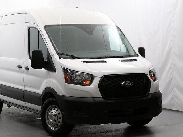Photo of 2022 Oxford White Ford Transit-250
