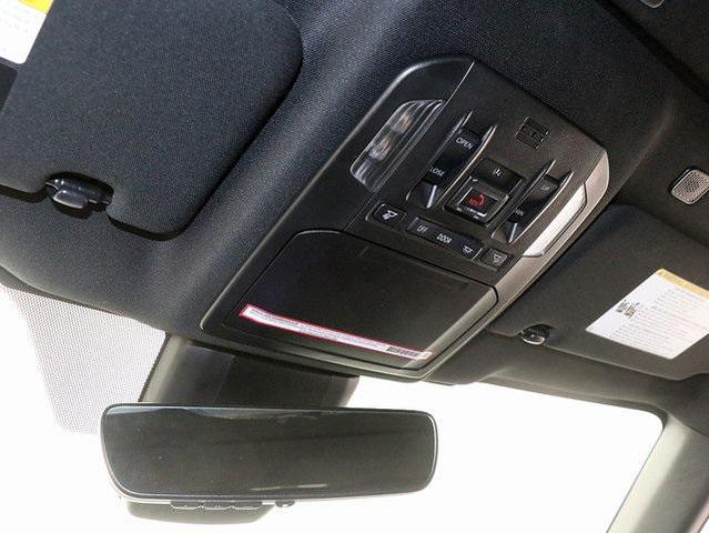 Photo of 2023 Wind Chill Pearl Toyota Highlander