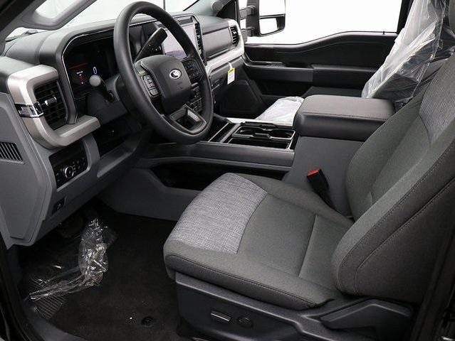 Photo of 2025 Agate Black Metallic Ford F-250