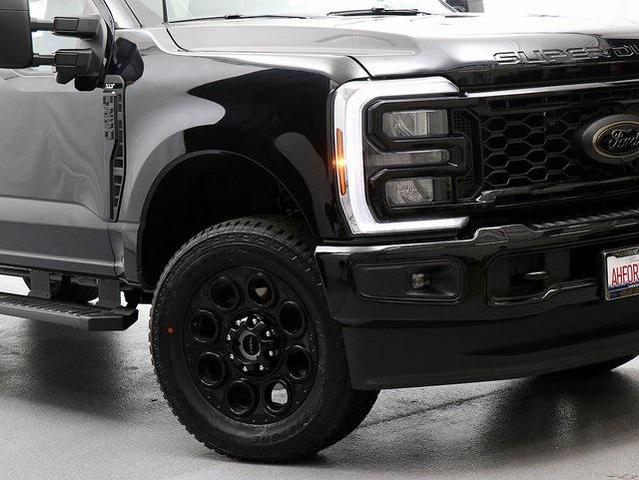 Photo of 2025 Agate Black Metallic Ford F-250