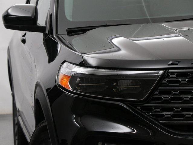 Photo of 2023 Agate Black Metallic Ford Explorer