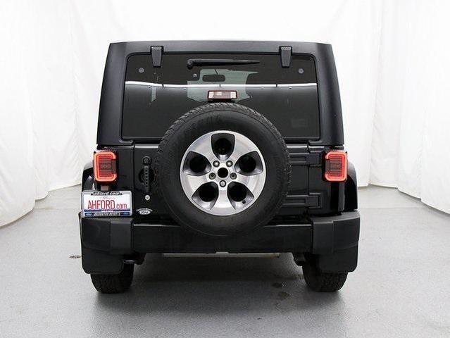 Photo of 2016 Black Clearcoat Jeep Wrangler Unlimited