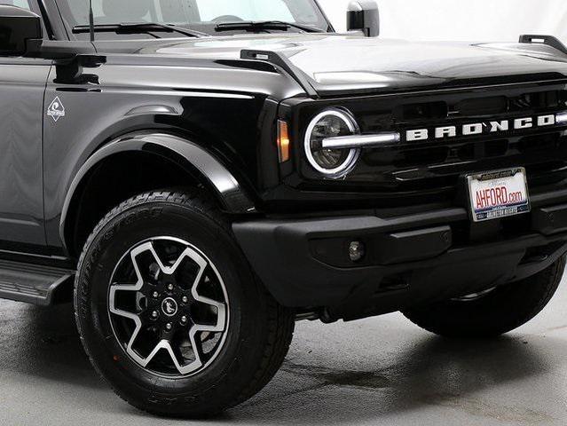 Photo of 2025 Shadow Black Ford Bronco