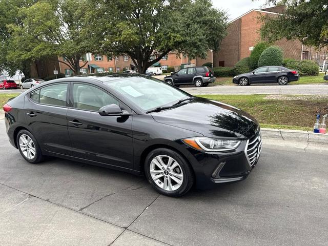 Photo of 2018 Black Hyundai ELANTRA