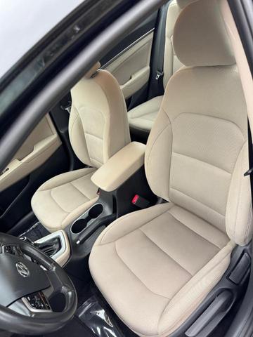 Photo of 2018 Black Hyundai ELANTRA
