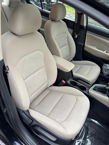 Photo of 2018 Black Hyundai ELANTRA