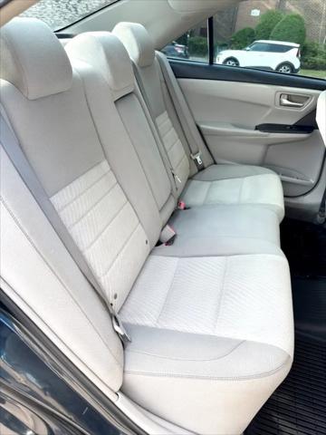 Photo of 2016 Cosmic Gray Mica Toyota Camry