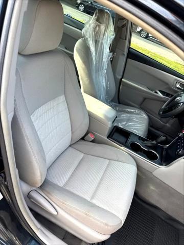 Photo of 2016 Cosmic Gray Mica Toyota Camry