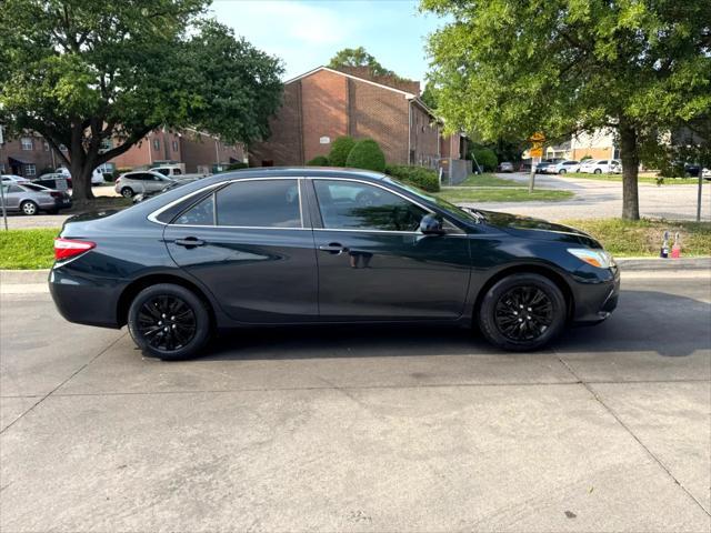 Photo of 2016 Cosmic Gray Mica Toyota Camry