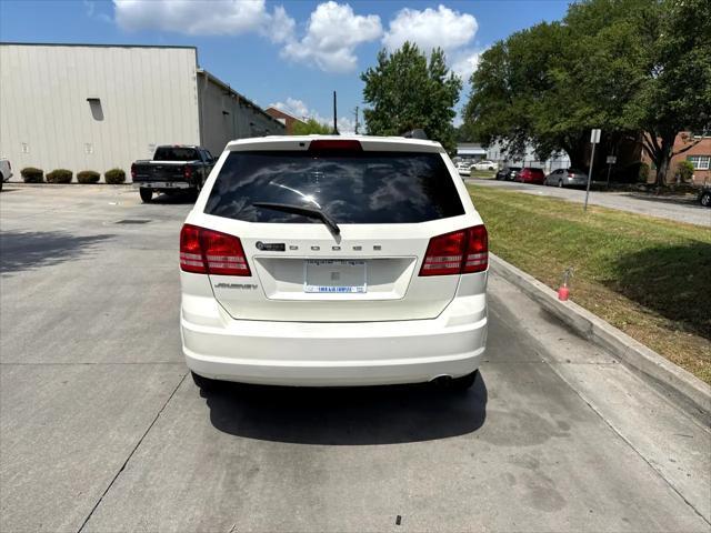 Photo of 2018 White Dodge Journey