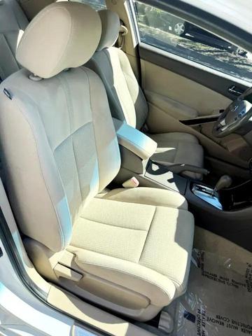 Photo of 2013 White Nissan Altima
