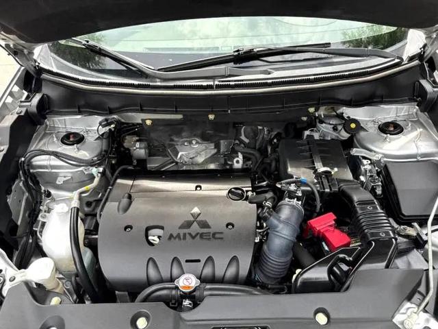 Photo of 2019 Silver Mitsubishi Outlander Sport