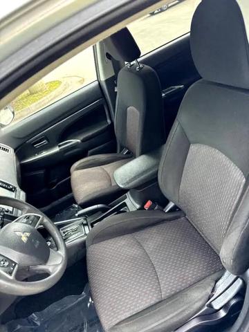 Photo of 2019 Silver Mitsubishi Outlander Sport