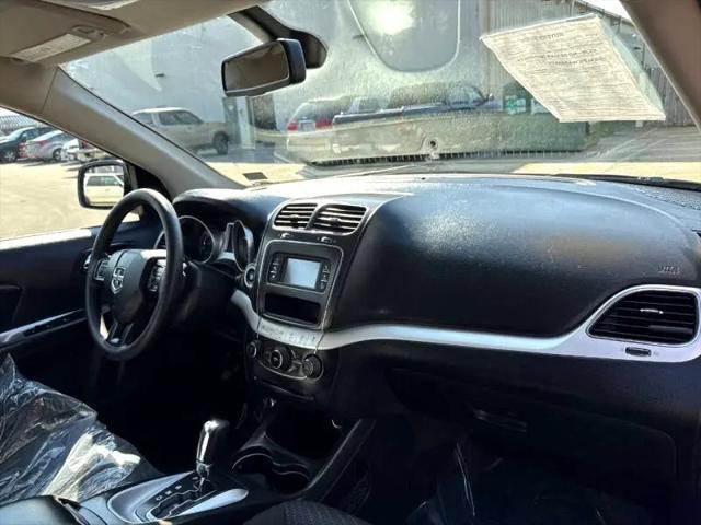 Photo of 2019 Gray Dodge Journey