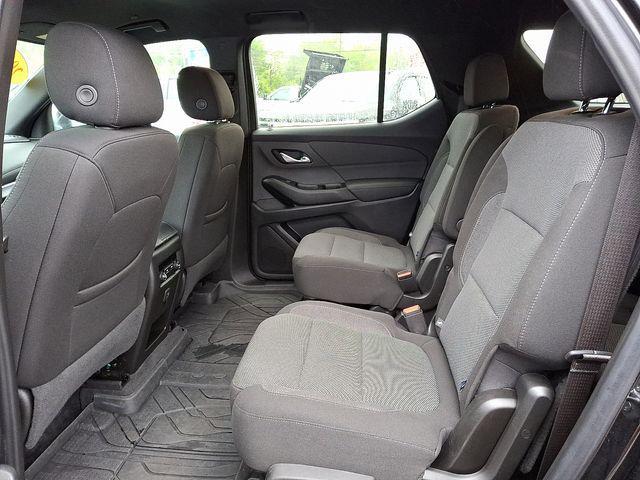 Photo of 2023 Mosaic Black Metallic Chevrolet Traverse