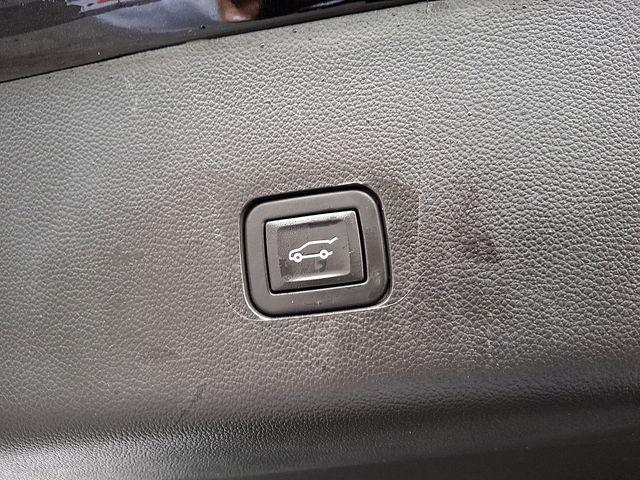 Photo of 2023 Mosaic Black Metallic Chevrolet Traverse