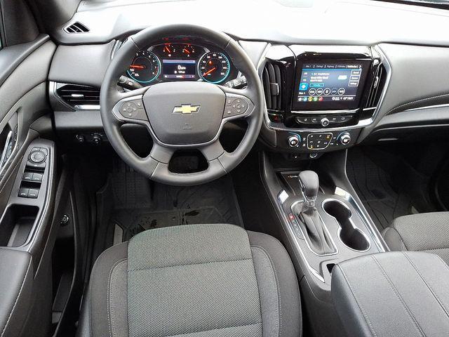 Photo of 2023 Mosaic Black Metallic Chevrolet Traverse