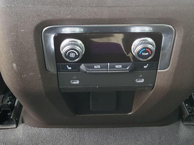 Photo of 2022 White Frost Tri-Coat GMC Yukon