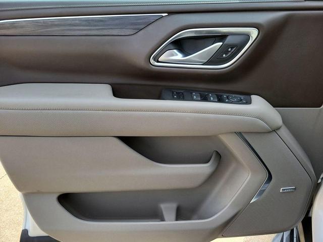 Photo of 2022 White Frost Tri-Coat GMC Yukon