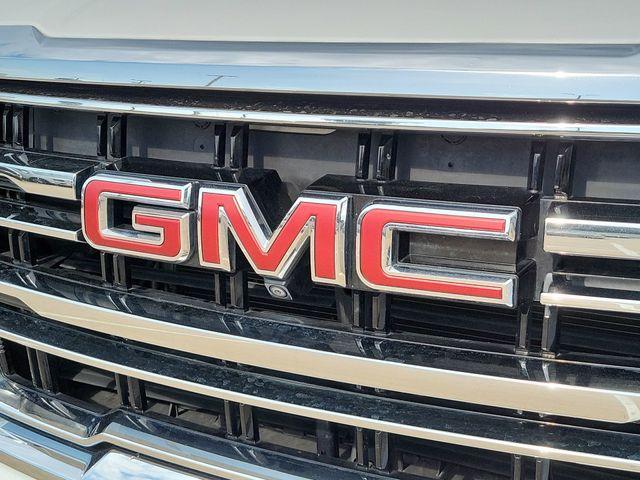 Photo of 2022 White Frost Tri-Coat GMC Yukon