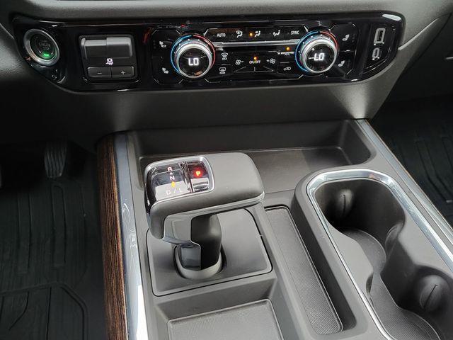 Photo of 2025 Summit White GMC Sierra 1500