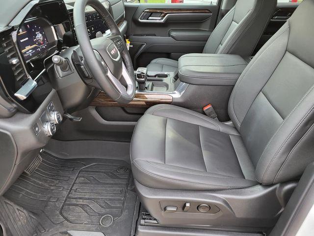 Photo of 2025 Summit White GMC Sierra 1500
