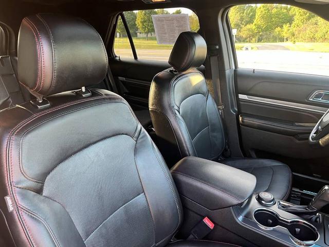 Photo of 2017 WHITE Ford Explorer