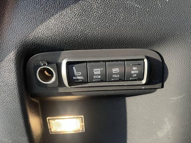 Photo of 2017 WHITE Ford Explorer