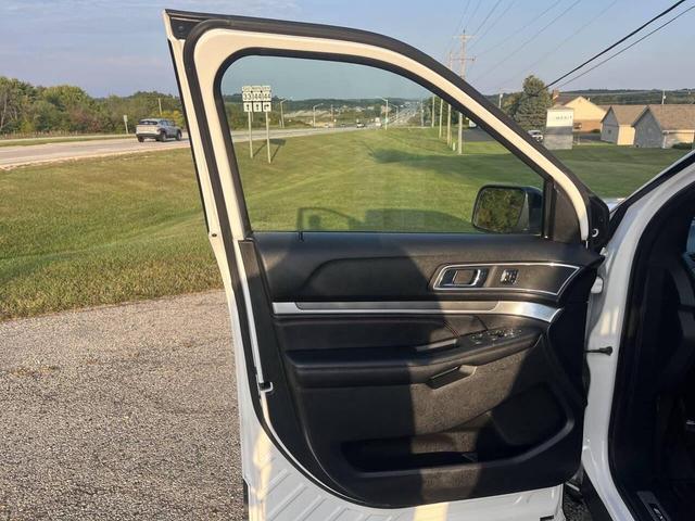 Photo of 2017 WHITE Ford Explorer