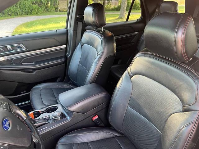 Photo of 2017 WHITE Ford Explorer