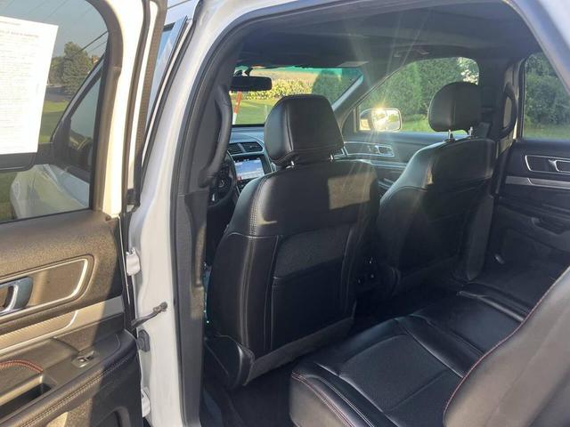 Photo of 2017 WHITE Ford Explorer