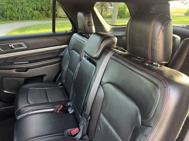 Photo of 2017 WHITE Ford Explorer