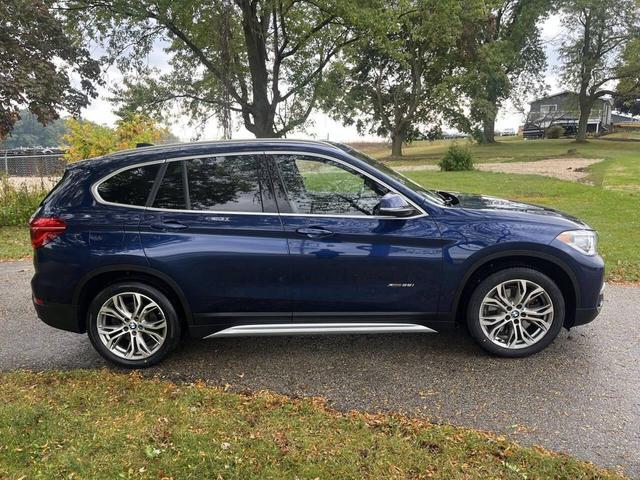 Photo of 2017 BLUE BMW X1