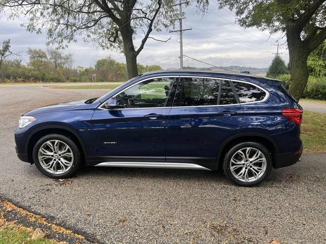 Photo of 2017 BLUE BMW X1