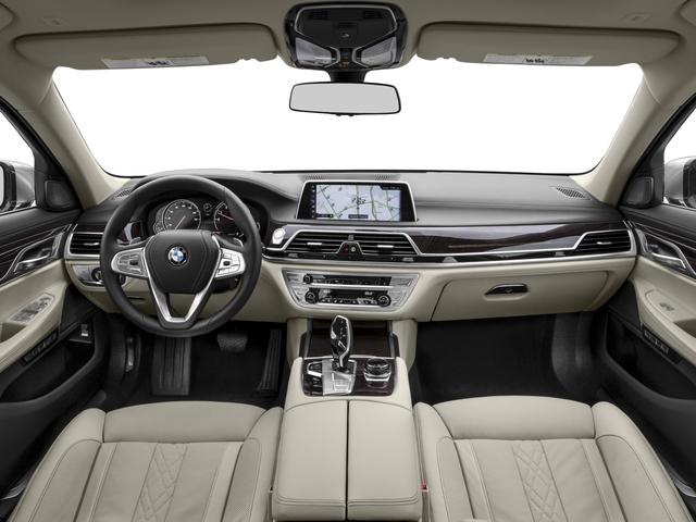 Photo of 2016 BLUE BMW 750