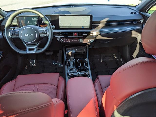 Photo of 2026 Snow White Pearl Kia K5