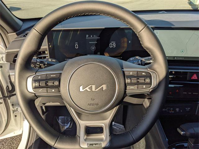 Photo of 2026 Snow White Pearl Kia K5