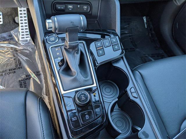 Photo of 2025 Wolf Gray/Ebony Black Roof Kia Sportage