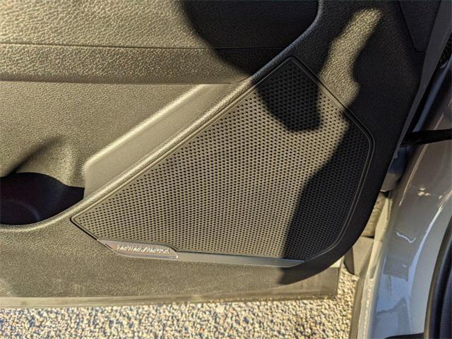 Photo of 2025 Wolf Gray/Ebony Black Roof Kia Sportage