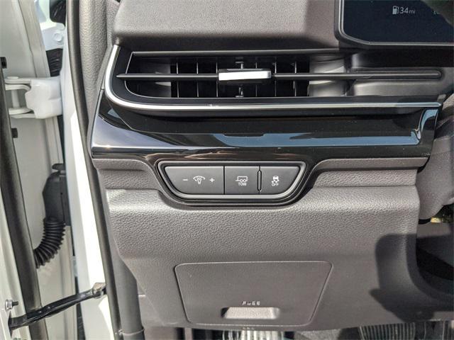 Photo of 2025 Snow White Pearl Kia Carnival Hybrid