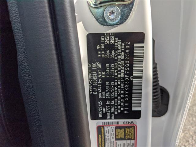 Photo of 2025 White Pearl Kia Sportage