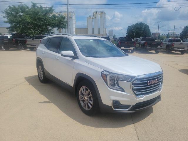 Photo of 2022 White Frost Tricoat GMC Terrain