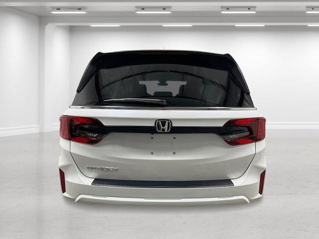Photo of 2026 Platinum White Pearl Honda Odyssey