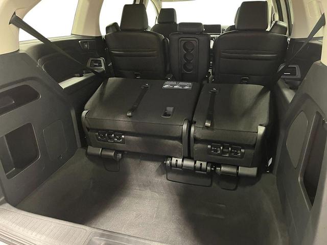 Photo of 2026 Platinum White Pearl Honda Odyssey