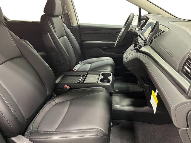 Photo of 2026 Platinum White Pearl Honda Odyssey