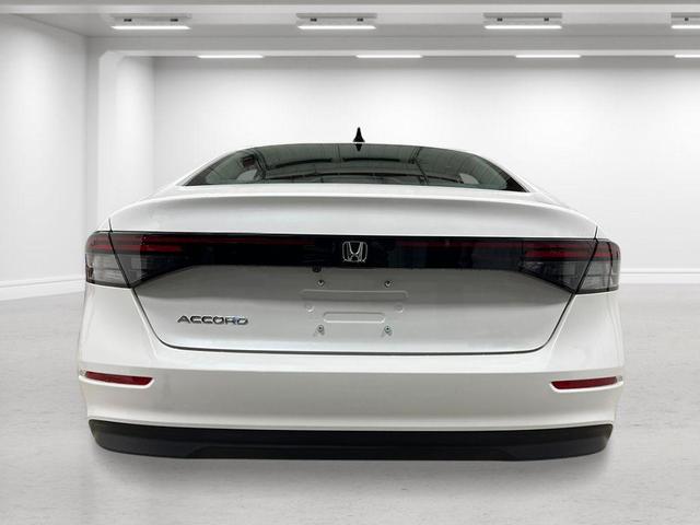 Photo of 2025 Platinum White Pearl Honda Accord