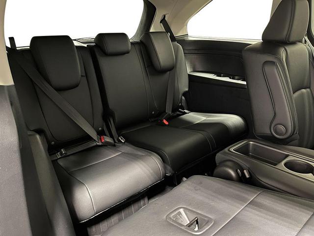 Photo of 2026 Solar Silver Metallic Honda Odyssey