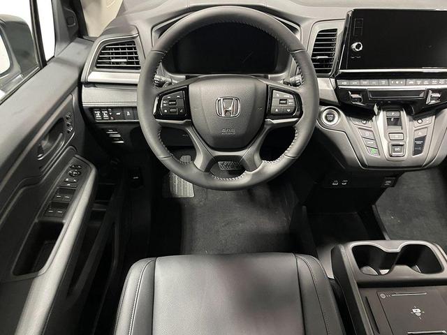 Photo of 2026 Solar Silver Metallic Honda Odyssey