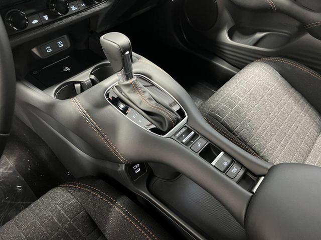 Photo of 2026 Urban Gray Pearl Honda HR-V